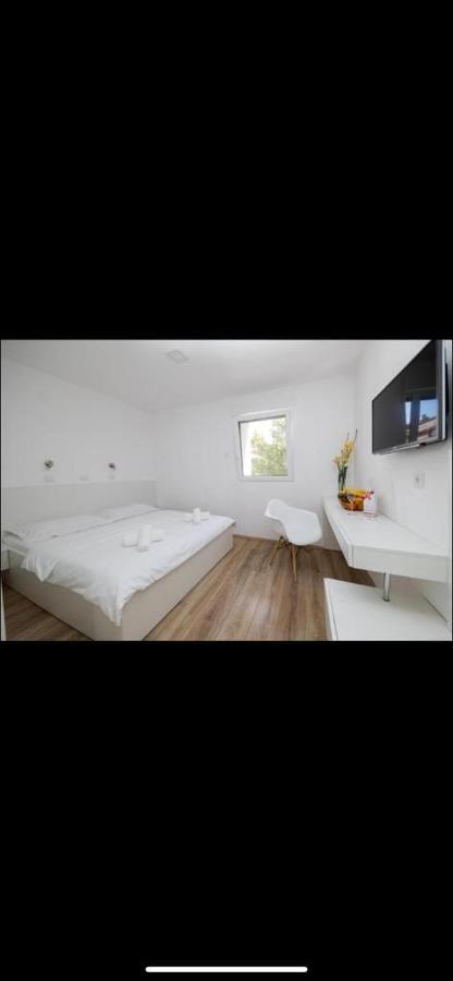Sea La Vie Rooms Novi Vinodolski Exterior foto