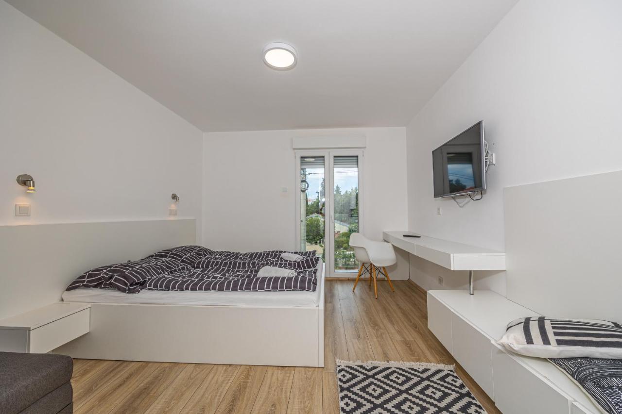 Sea La Vie Rooms Novi Vinodolski Exterior foto